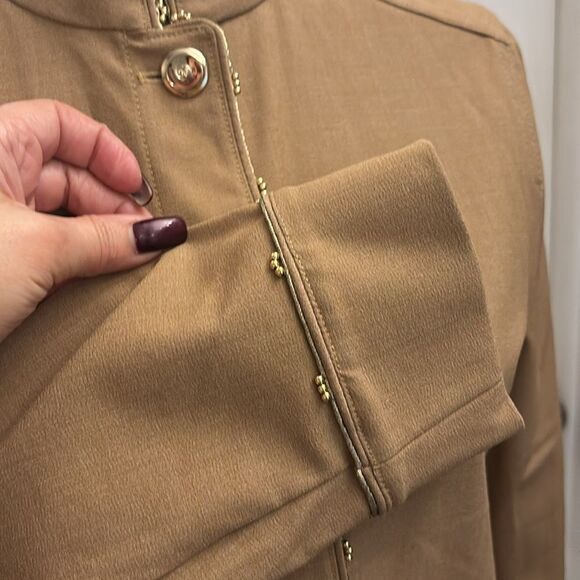 St.John Sport Chic Camel Button-Up Blouse, S - Picture 5 of 8